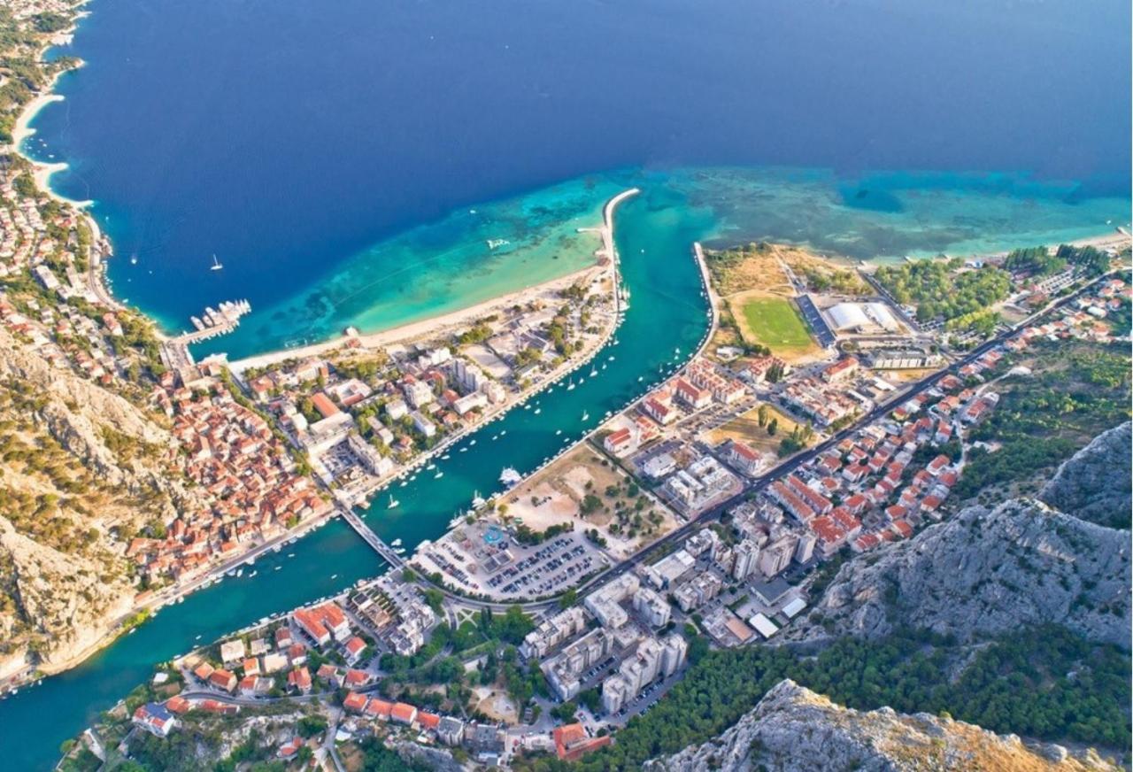 Sandy Beach Apartment Omiš Exterior foto